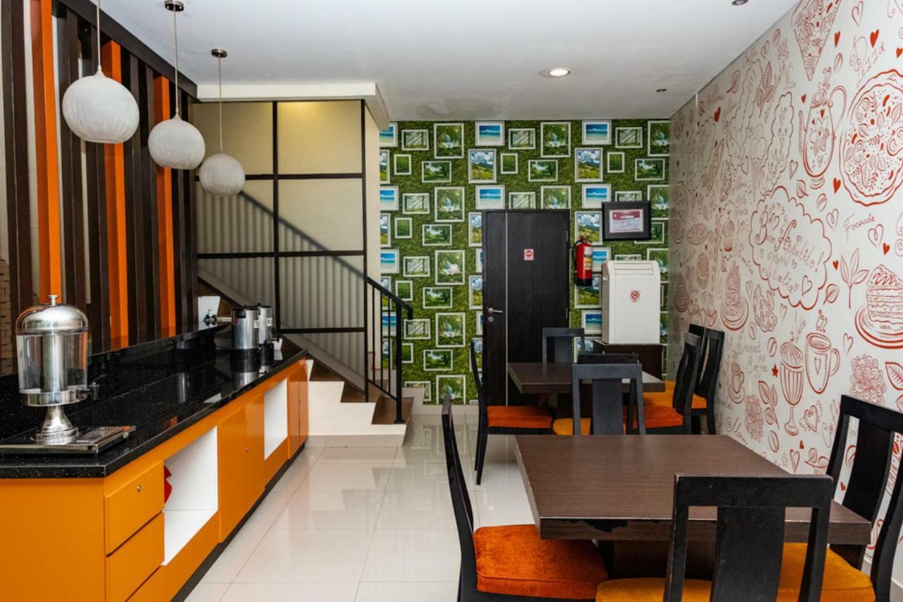 เรดดอร์ซ แอท เปลิตา รายา รัปโปจินี Hotel มากาซาร์ ภายนอก รูปภาพ